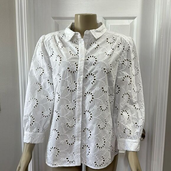 PURE COLLECTION EYELET TOP. - Picture 1 of 7